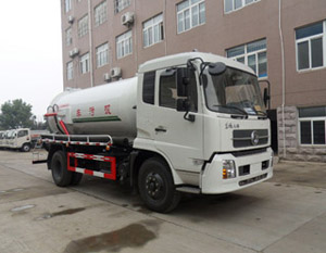 楚胜牌CSC5120GXWD4型吸污车