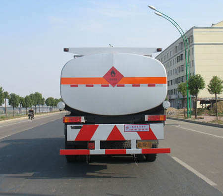 东风天龙后双桥加油车