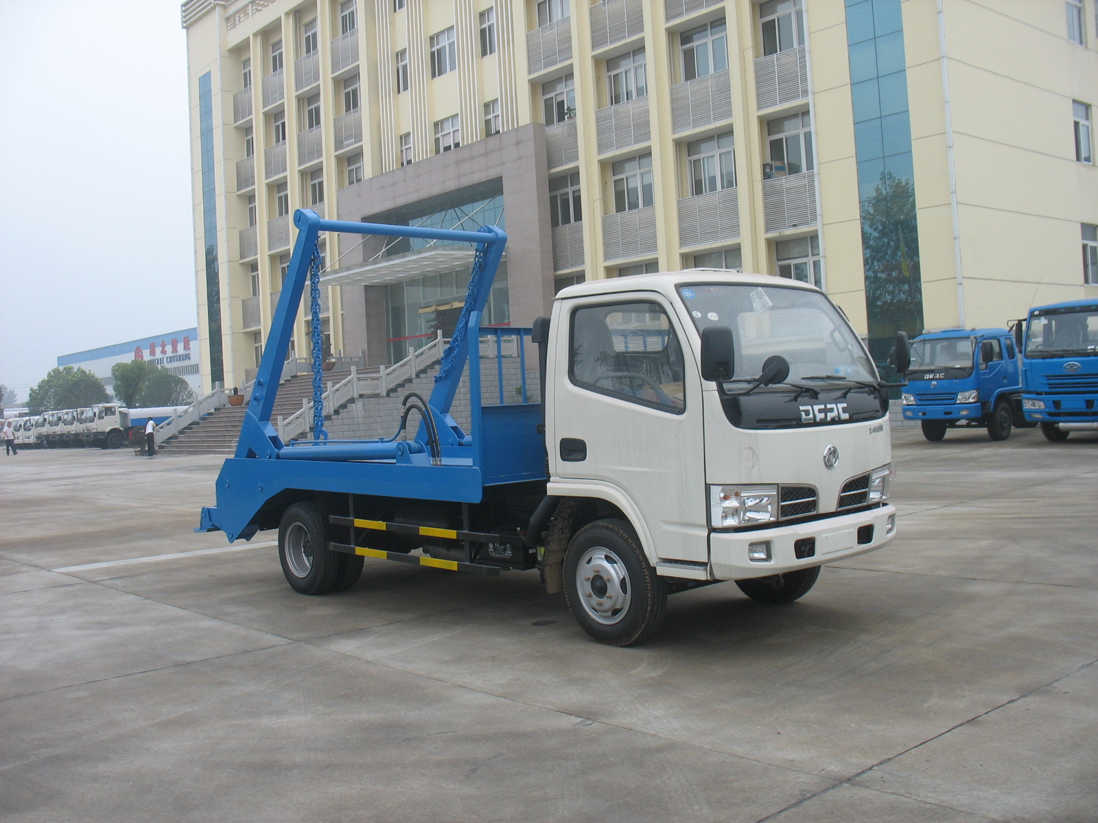 楚胜牌CSC5050ZBS3型摆臂式垃圾车