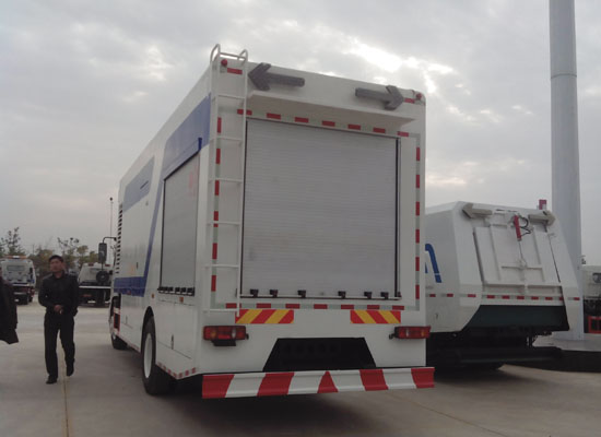 移动电源车