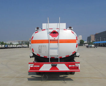 8吨东风多利卡加油车