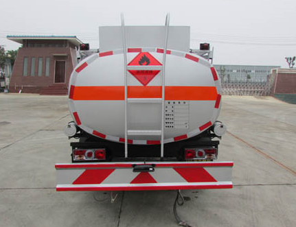 4吨东风多利卡加油车
