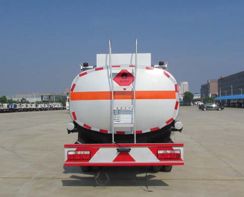 10方东风多利卡加油车