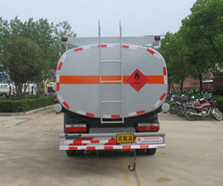 6.5吨(8方)东风多利卡运油车