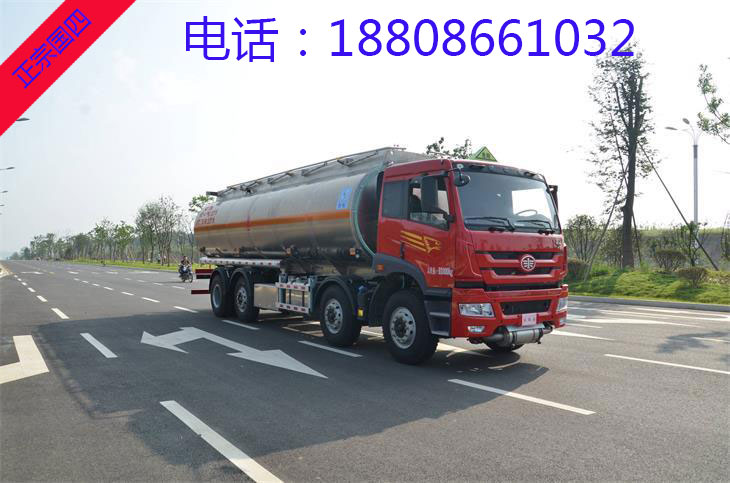 解放前四后六铝合金运油车