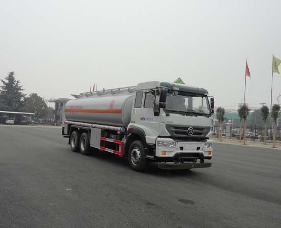 重汽前四后八油罐车