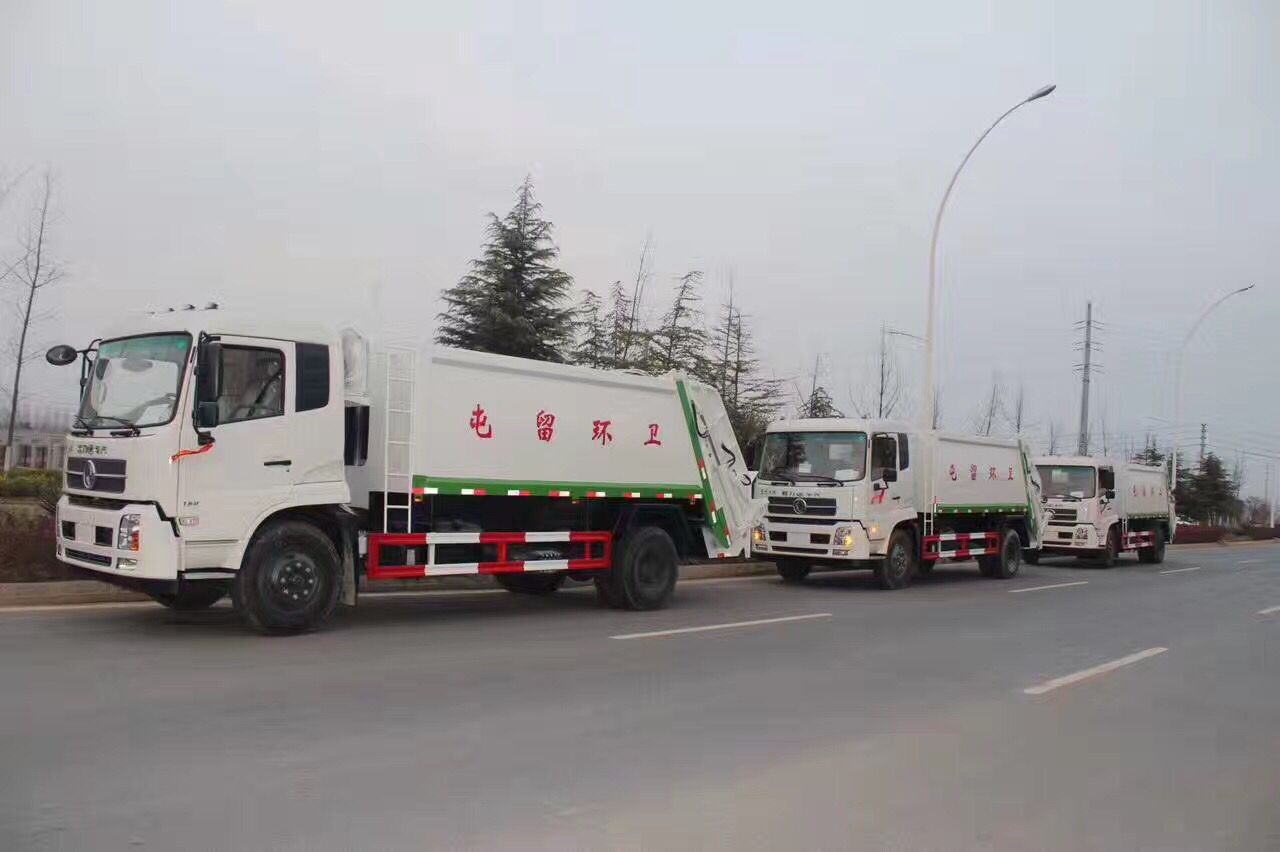 压缩垃圾车图片