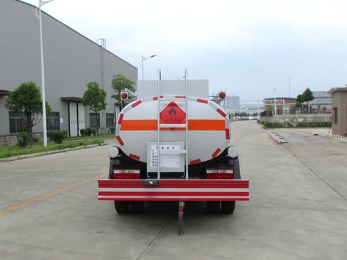 5吨东风多利卡加油车