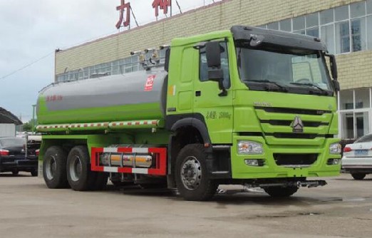 重汽豪沃天然气18方洒水车