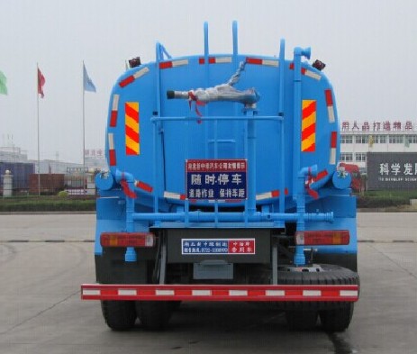 重汽豪沃18方洒水车