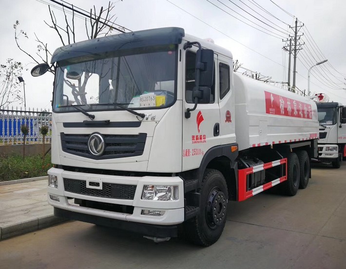 东风T5后双桥20吨洒水车