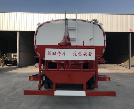 东风随专20吨洒水车