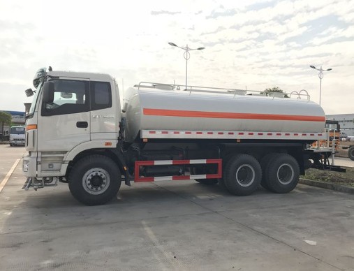 福田欧曼20吨洒水车