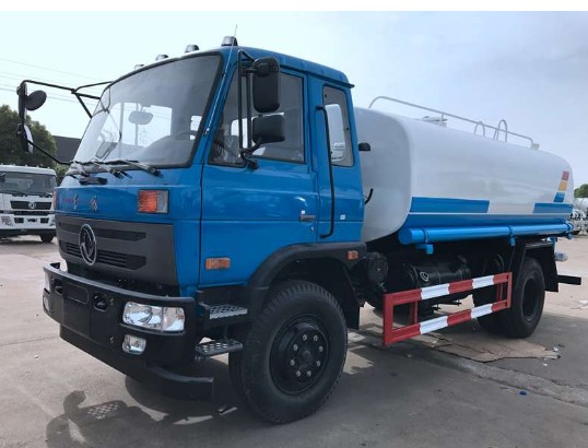 东风145 12吨洒水车