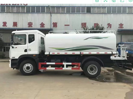 东风多利卡D9 12吨洒水车