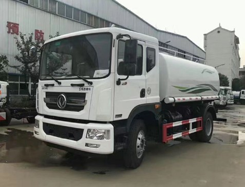 东风多利卡D9 12吨洒水车