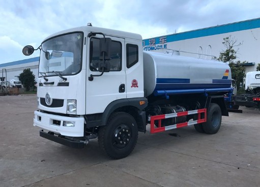 东风T3 12吨洒水车