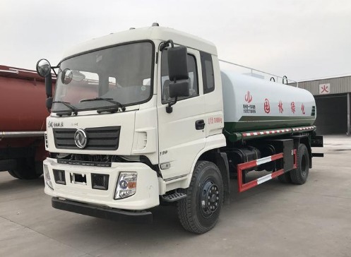 东风专底15吨洒水车