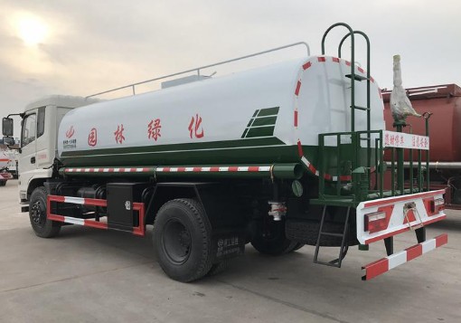 东风专底15吨洒水车