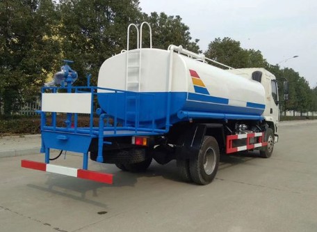 东风柳汽M3 15吨洒水车