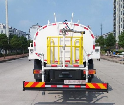 东风嘉运12吨洒水车