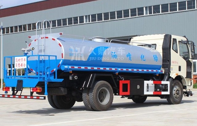 解放J6 12吨洒水车
