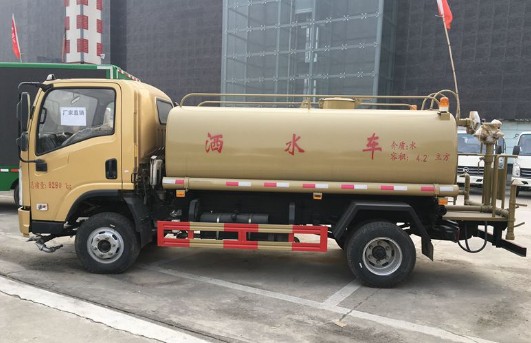 陕汽轩德5吨洒水车