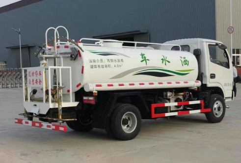 东风福瑞卡5吨洒水车