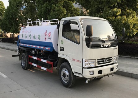 东风多利卡5吨洒水车