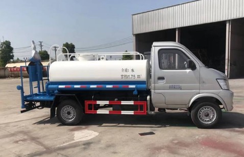 昌河2吨洒水车