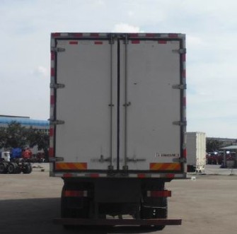东风柳汽乘龙前四后八冷藏车