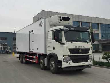 重汽豪沃9米6前四后八冷藏车