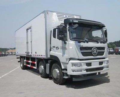 重汽斯太尔9.6米前四后四冷藏车