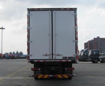 国五解放9米5前四后八冷藏车