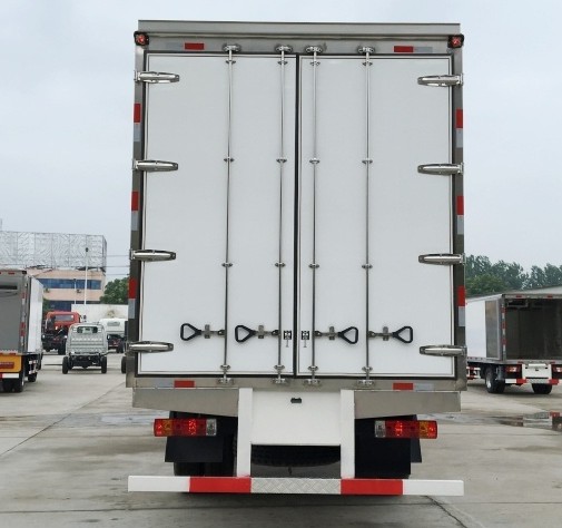 解放J6单桥冷藏车