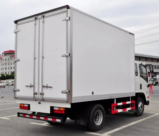 大运奥普力3.75米冷藏车