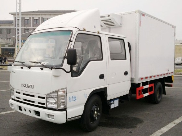庆铃五十铃100P双排座4.2米冷藏车