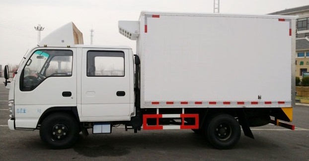 庆铃五十铃100P双排座4.2米冷藏车