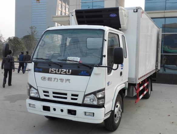 庆铃五十铃600P一排半4.6米冷藏车