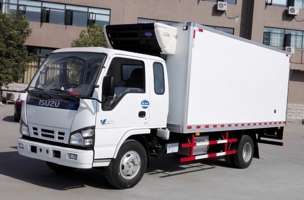 庆铃五十铃600P一排半4.6米冷藏车