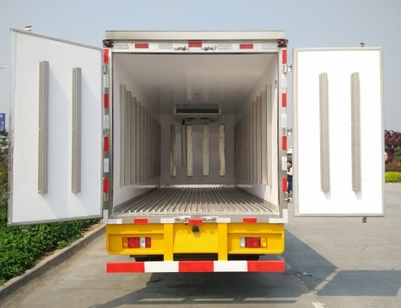 庆铃五十铃600P单排5.1米冷藏车