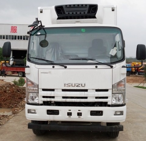 庆铃五十铃700P单排6.8米冷藏车