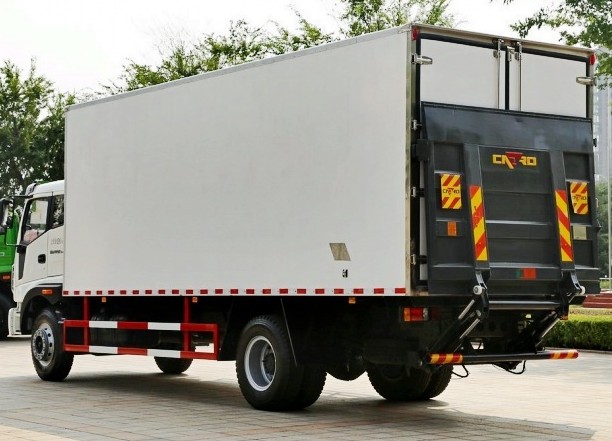 国五福田瑞沃6.8米冷藏车