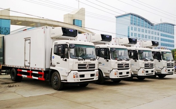 国五东风天锦单桥7.6米冷藏车