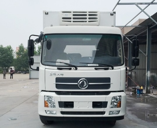 国五东风天锦6.6米冷藏车