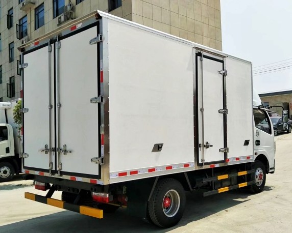国五东风凯普特4.2米冷藏车