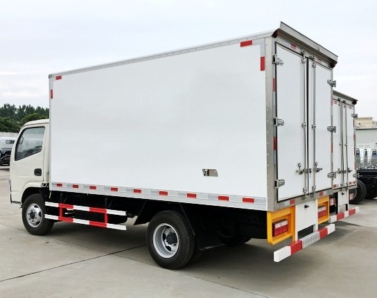 国五东风多利卡4.1米冷藏车