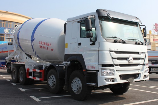 重汽豪沃前四后八搅拌车