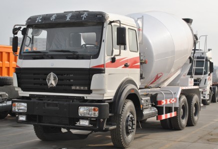 北奔后双桥搅拌车