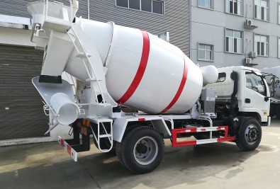 上汽跃进搅拌车